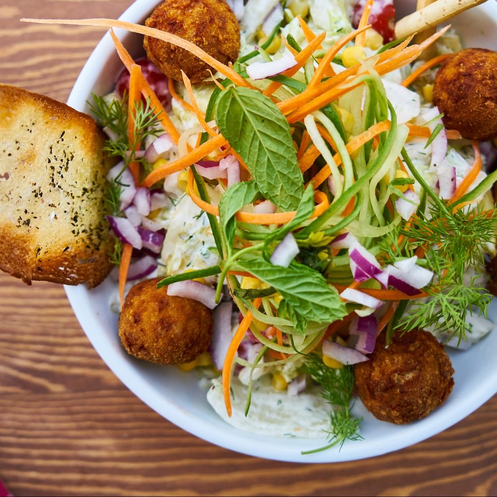 Bunter Brotsalat