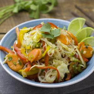 Gemüse-Spaghetti mit Garnelen