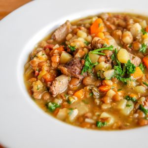 Linsensuppe mit Blutwurst