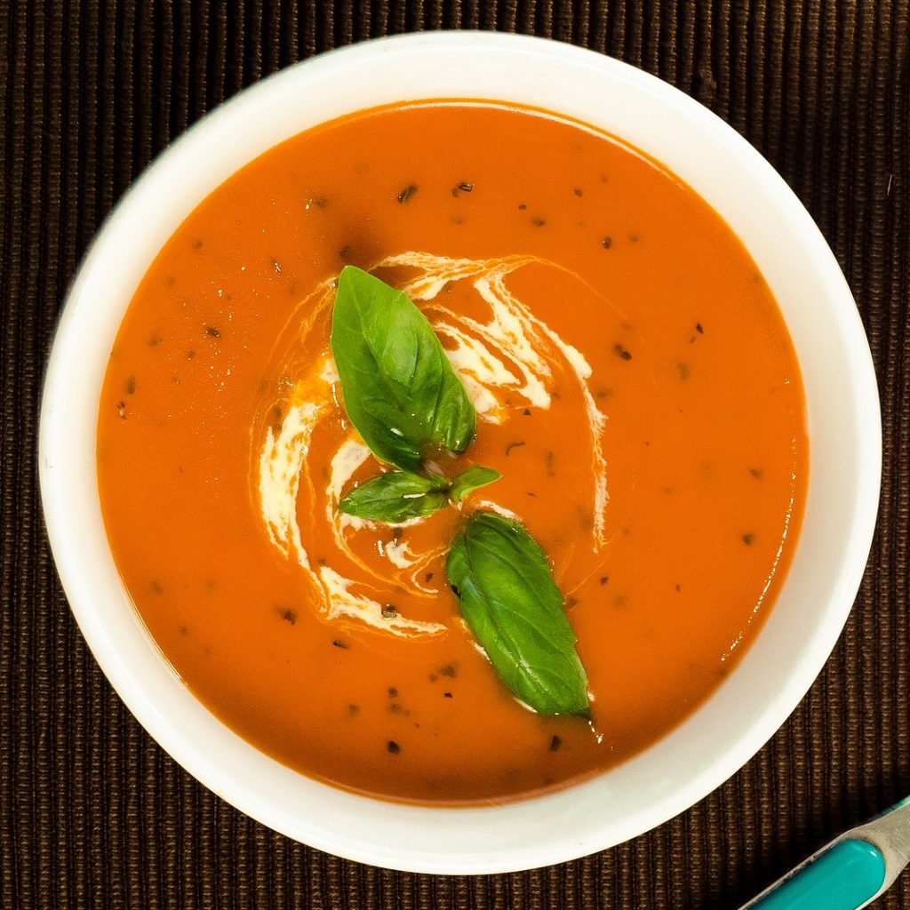 Tomaten-Zucchini-Cremesuppe