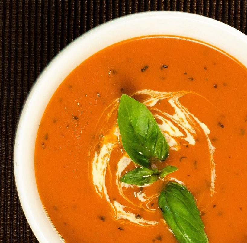 Tomaten-Zucchini-Cremesuppe Tomaten-Zucchini-Cremesuppe